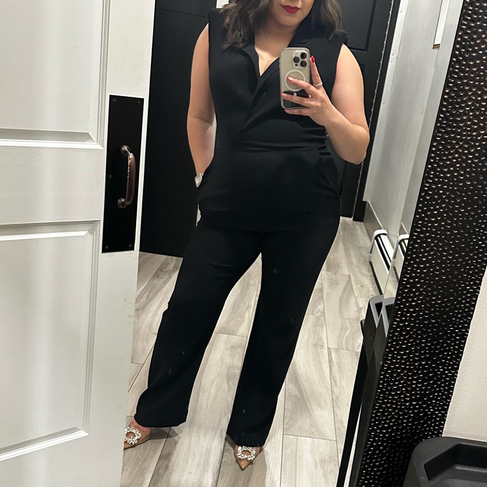 Elegant Black Sleeveless Jumpsuit